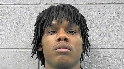 这名名叫拉蒙特的17岁少年,时常吞食囚室内可找到的任何东西,包括螺丝