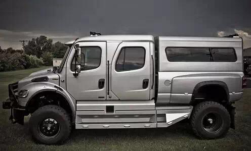 乌尼莫克u5000  乌尼莫克被很多人称为"越野之王",把自己列为卡车