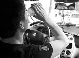 新手要注意 你有这10个陋习就离车祸不远了7