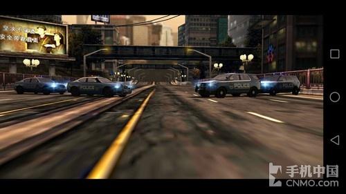 警车已严阵以待