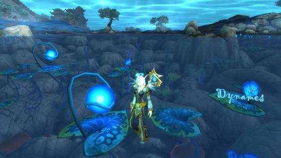 魔兽6.2布甲幻化：邪染长袍 淡雅的金绿色