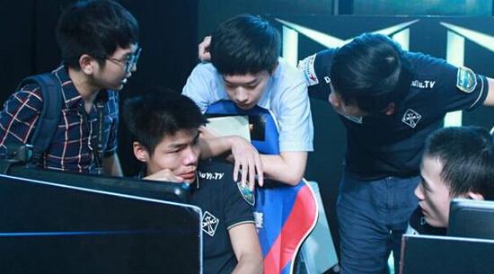 OMG领队露露发文：痛斥喷子谩骂求包容