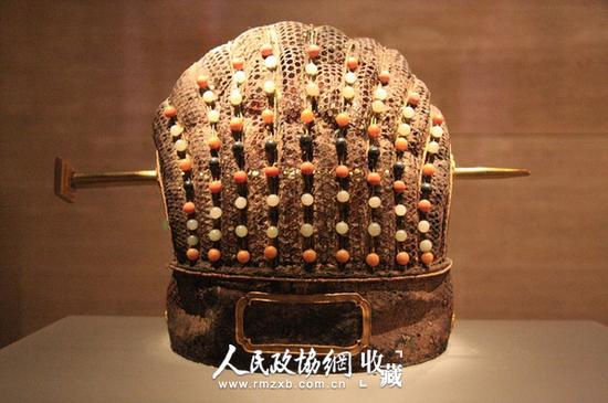 明代亲王的帽子明鲁荒王墓出土服饰研究