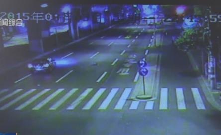 6岁孩童路口玩耍被撞飞 父母不在场负主责