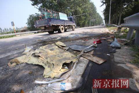 顺义货车与面包车相撞 14被困伤者送医