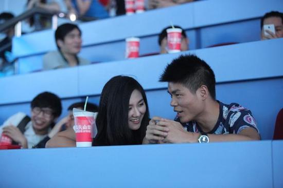 gogoing和小苍共赴杭州看比赛 疑似恋情曝光？
