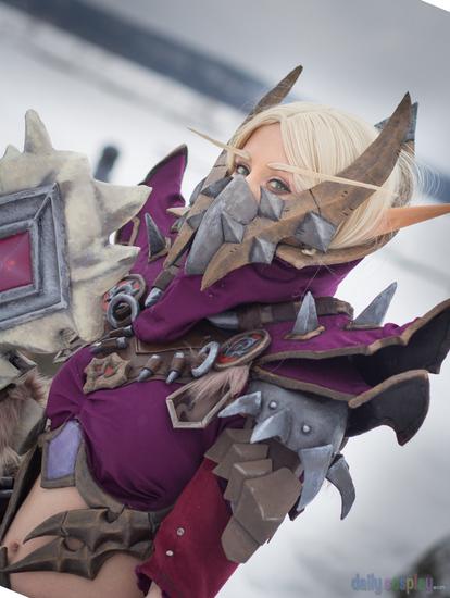 魔兽T9女血精灵术士Cosplay：漫步于银色比武场