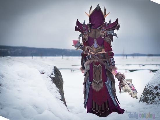 魔兽T9女血精灵术士Cosplay：漫步于银色比武场