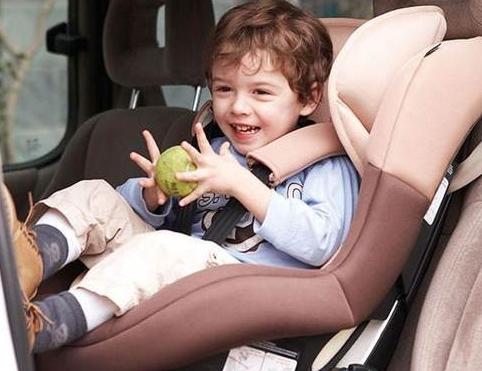 儿童事故频发 强制使用安全座椅迫在眉睫009