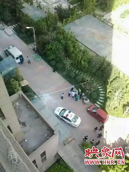 商丘官员:河南商丘镇官员跳下27楼身亡(图) 跳楼现场