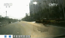 斑马线上车不让人属违法！会被扣分罚款