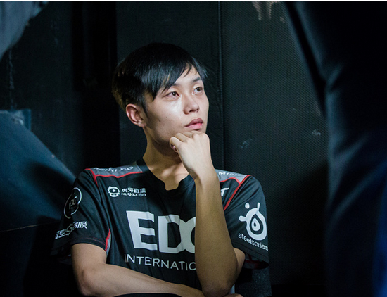 外国媒体人谈LPL落败 停滞不前成祸根