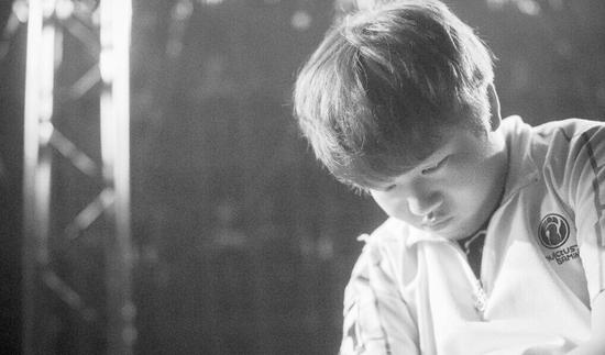 外国媒体人谈LPL落败 停滞不前成祸根