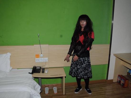 48岁大叔扮少妇约见网友开房后下迷药劫财图