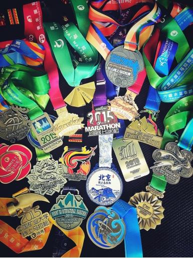 图注：咕咚线上马拉松奖牌集锦。