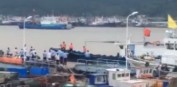 现场视频：疑似杭州失联女童遗体被打捞上来