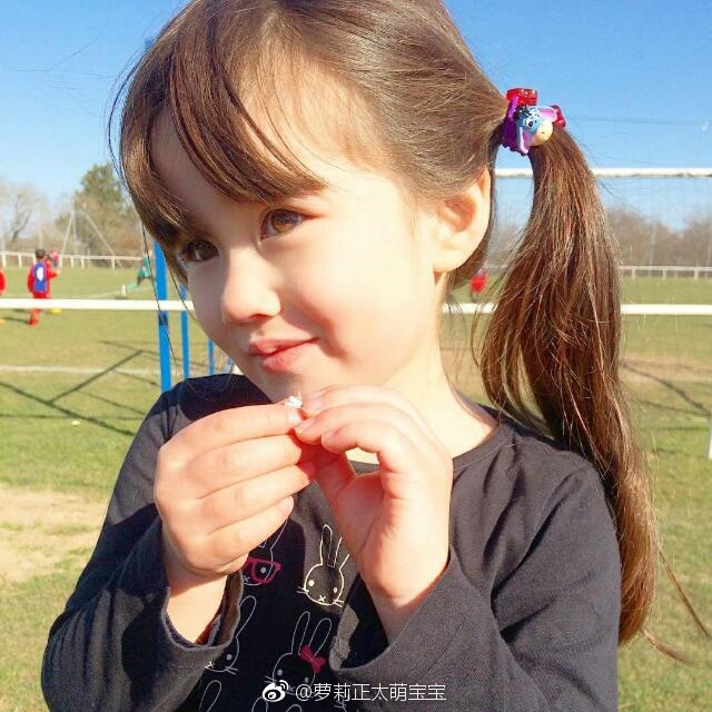 萌宝:大眼萝莉长发飘飘