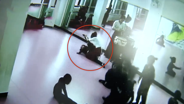 6岁女童上舞蹈课后瘫痪了 监控曝光恐怖一幕