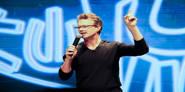 大山这段相声火了 台下华人笑到飙泪