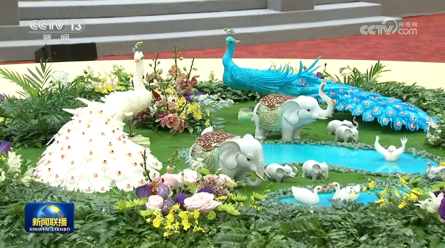 习近平会见泰国国王哇集拉隆功