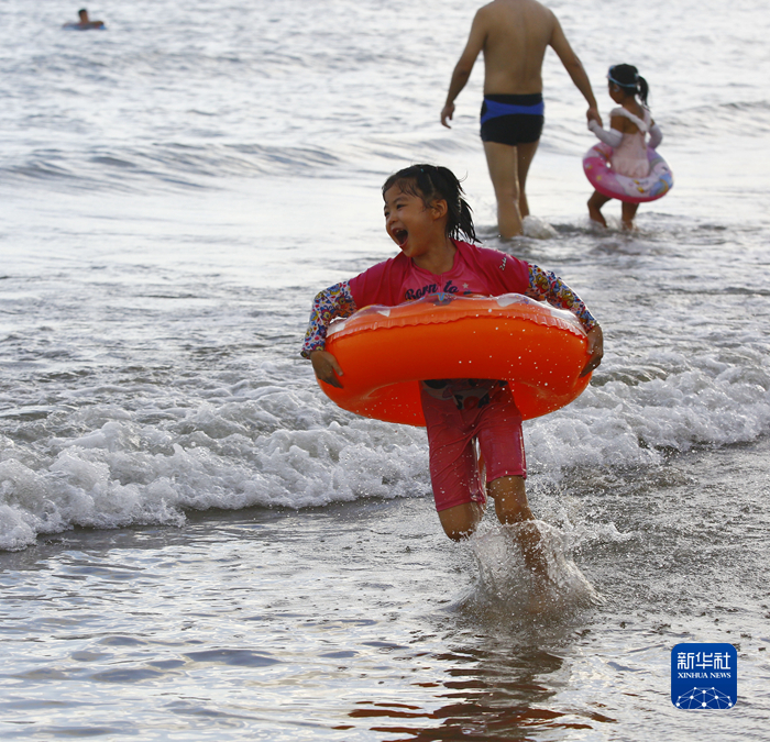 夏日戏水乐享清凉 高清图集 新浪网
