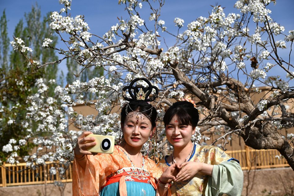 ӡ��ʯ�͹�˾ 4 �������״��ϵ�����Һ��ʯ������Ǯʾ��ͼ