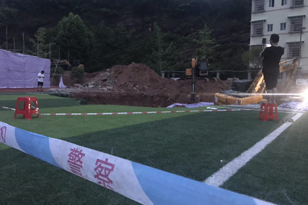 失踪教师被埋操场15年 操场埋尸案家属回应死因