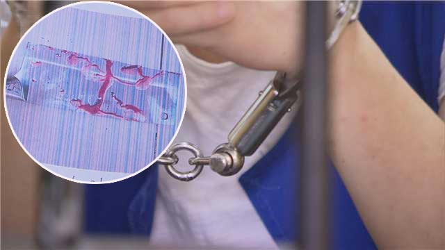 包裹未送上门被投诉 快递员持刀泄愤