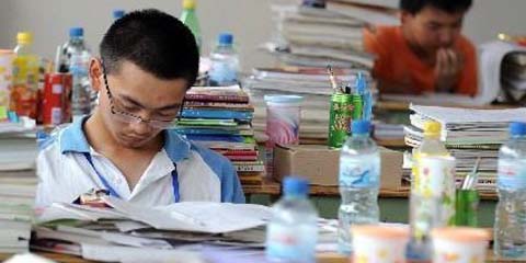 新浪家长帮:尖子生变中等生,家长怎么办?