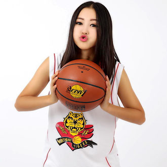 吉林队篮球宝贝俏皮写真