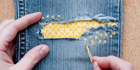 穿打补丁的衣服上学咋成了丢脸？