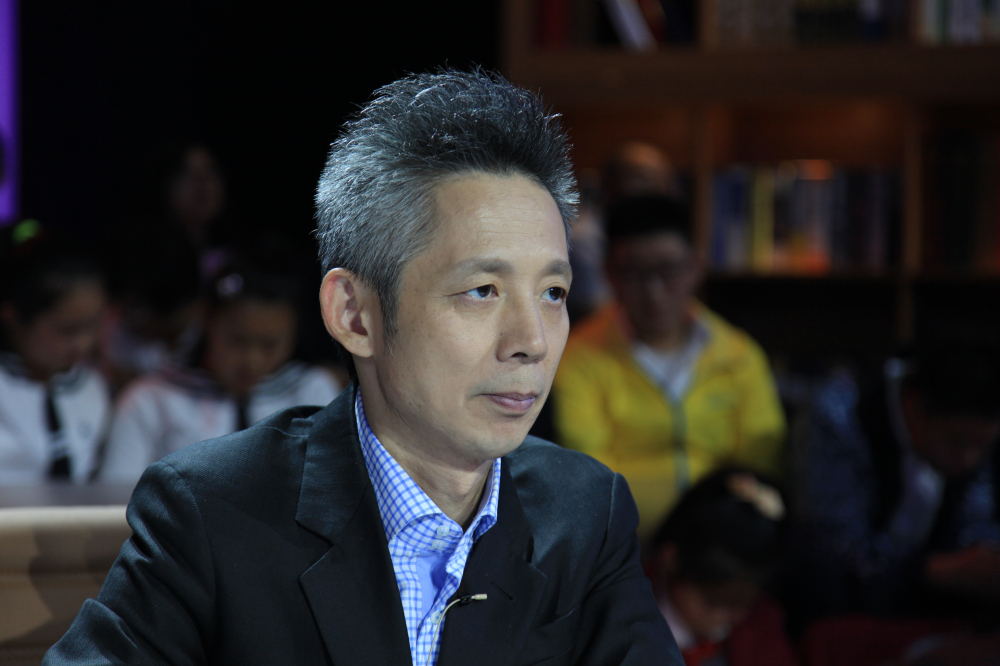 超级老师今首播 蒋昌建卸任主持当评委