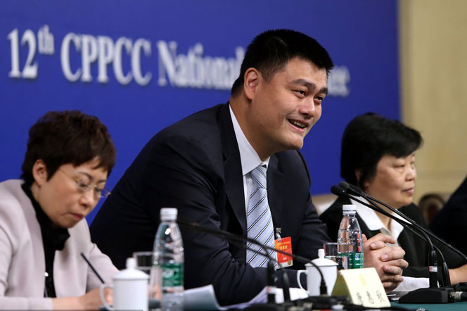 姚明出席两会记者会