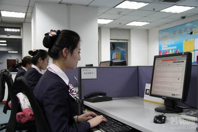 一个打字员凭啥都能受贿400余万？ 