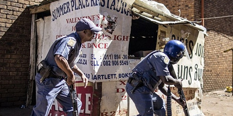 南非抢劫华人超市3名暴徒被抓获