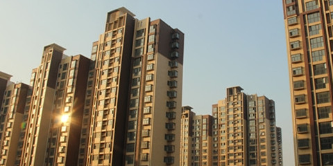 楼倒地陷曝建筑地下渗漏黑洞