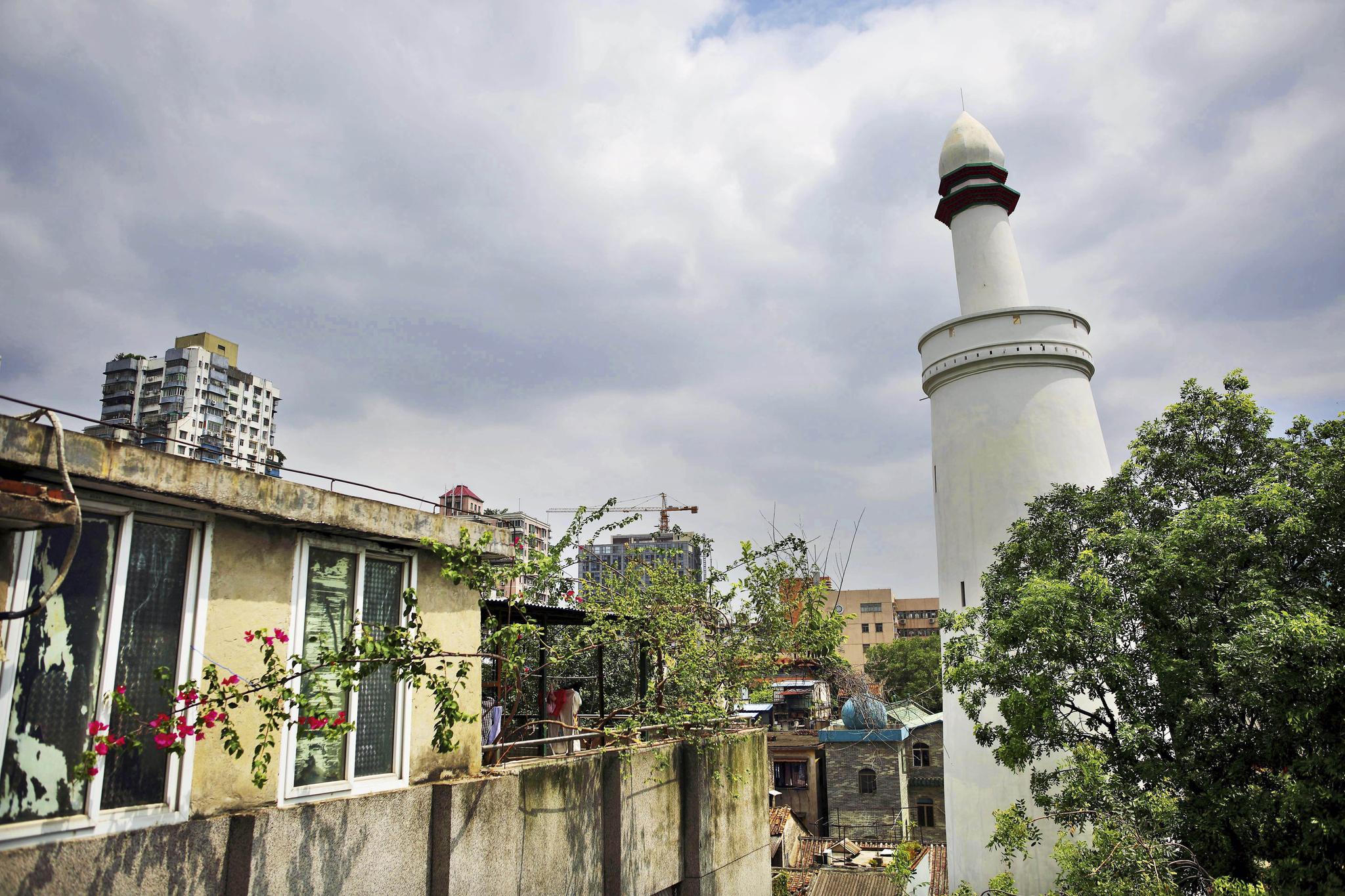 西来的信仰——佛寺与光塔