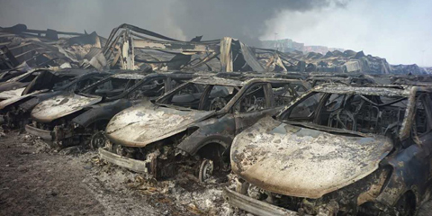 连线爆炸目击者 汽车损失十亿