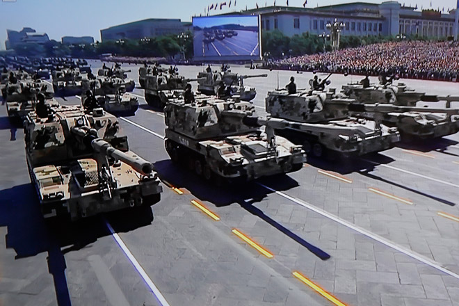 天上飞 地下跑 盘点那些阅兵的事儿