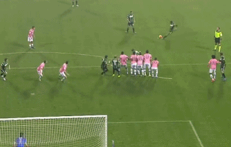 圣索内任意球破门