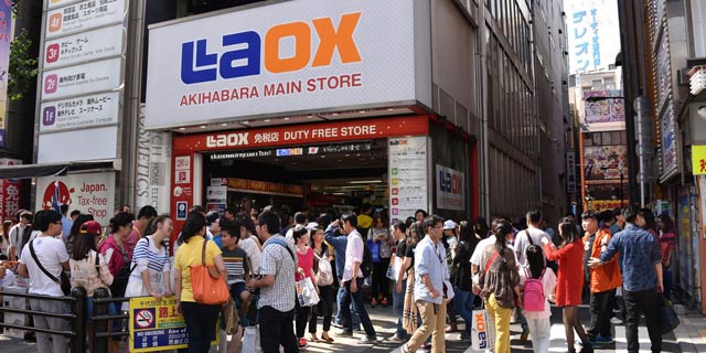 中国游客日本“爆买”成热词