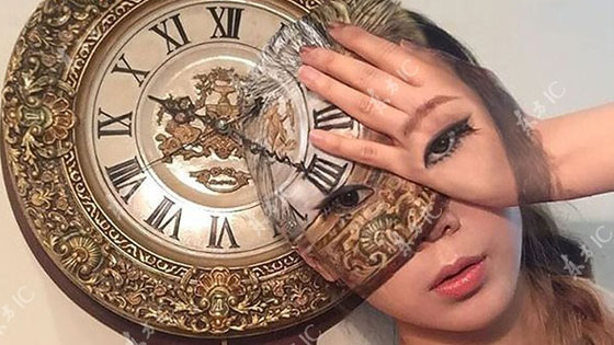 妹子打造魔幻惊人隐形妆