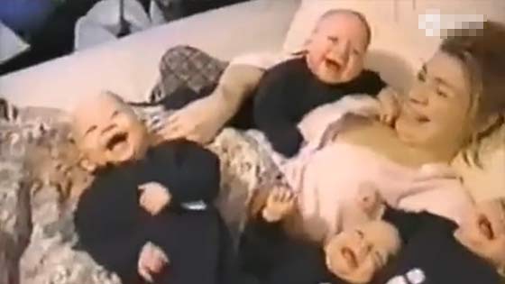 四胞胎同时大笑 笑声同步太魔性