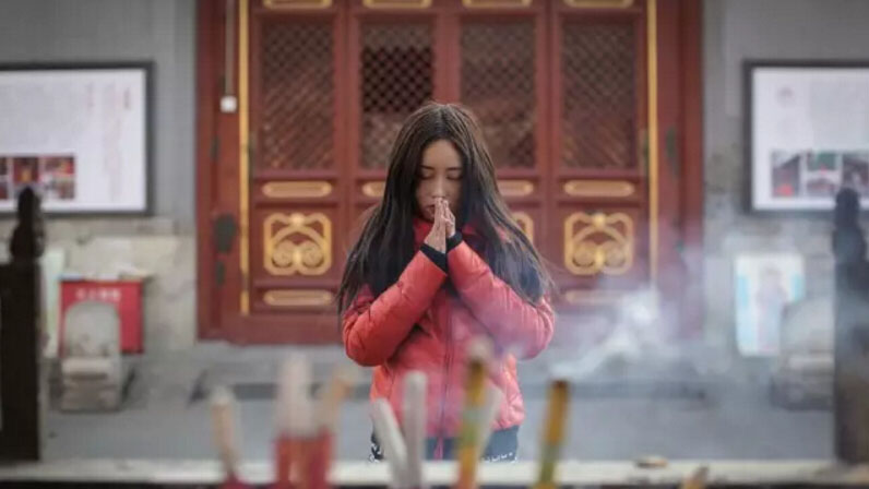 毁容阴影下的少女周岩