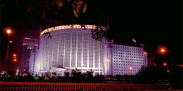 我驻外使馆突遭汽车炸弹袭击，为何说外交官是高危职业？