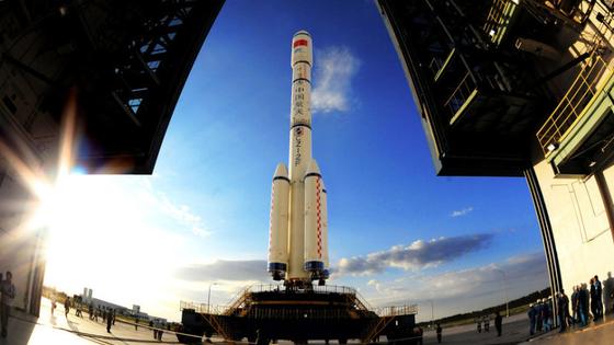 直击长征二号f火箭转场发射区