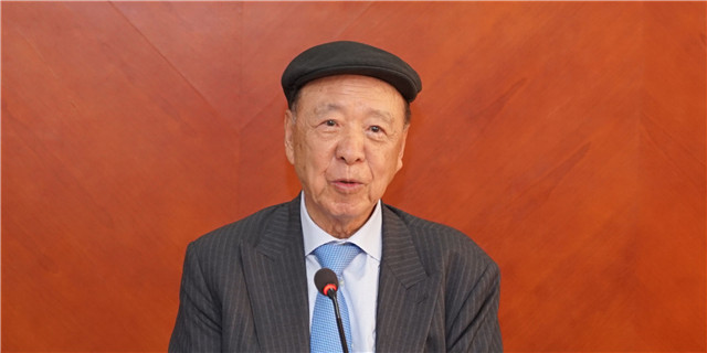 从首届