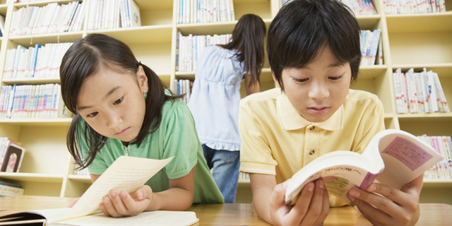 上海推首本小学男生性别教材，课程对象是四五年级男生