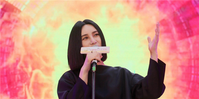 尚雯婕用法语唱戏曲惹争议