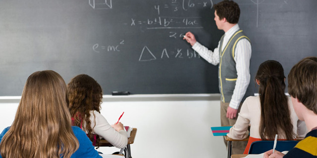 评论：贫困生就该有贫困生的样子吗？